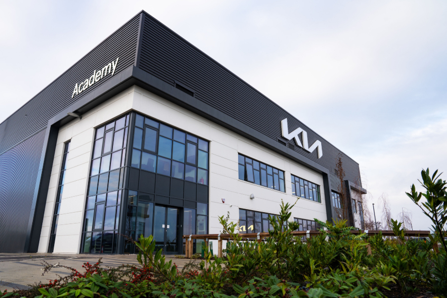 Kia UK celebrates landmark year for apprentices in National Apprenticeship Week 2026