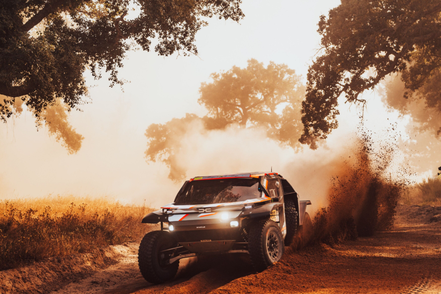 The Dacia Sandriders continues pursuit of World Rally-Raid glory in Portugal