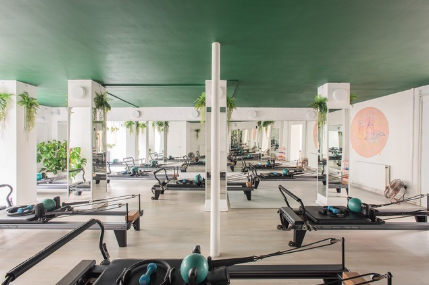 Your Cosy Autumn Pilates Routine: 4 At-Home Exercises to Strengthen, Stretch, and Reset